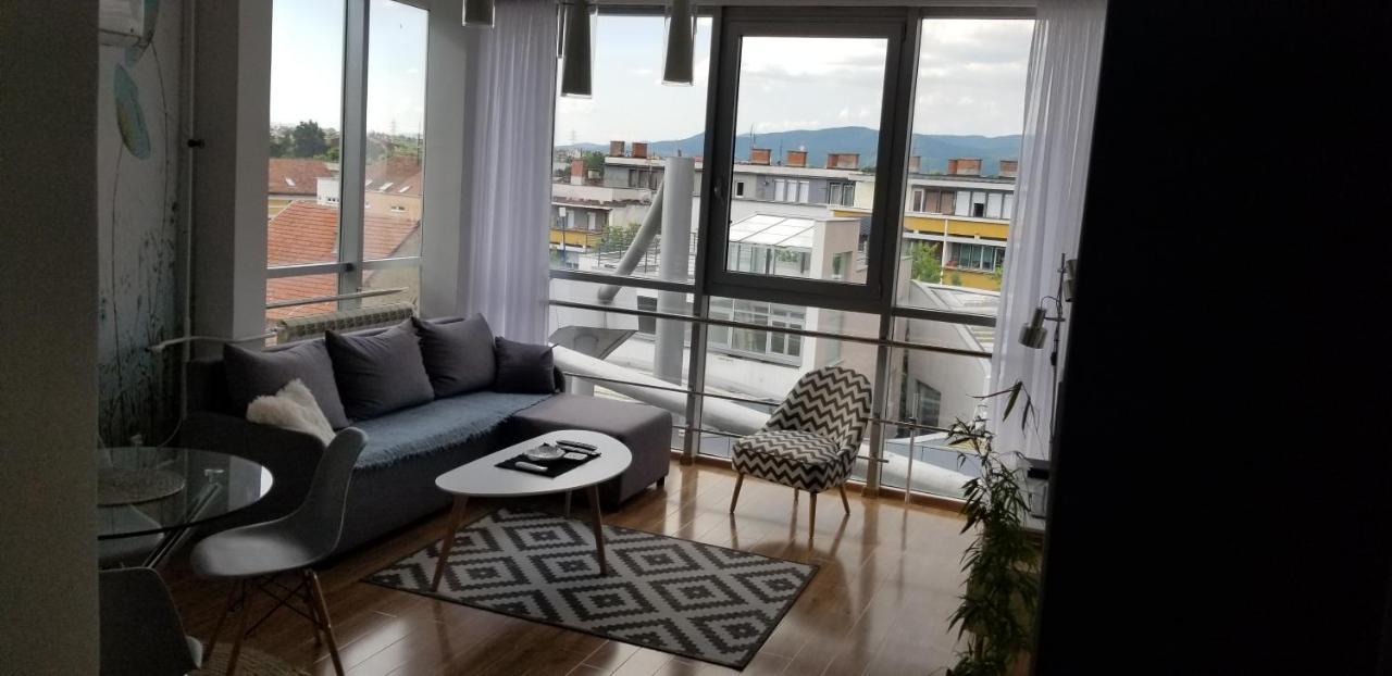 קראלג'בו Apartman Lori M מראה חיצוני תמונה